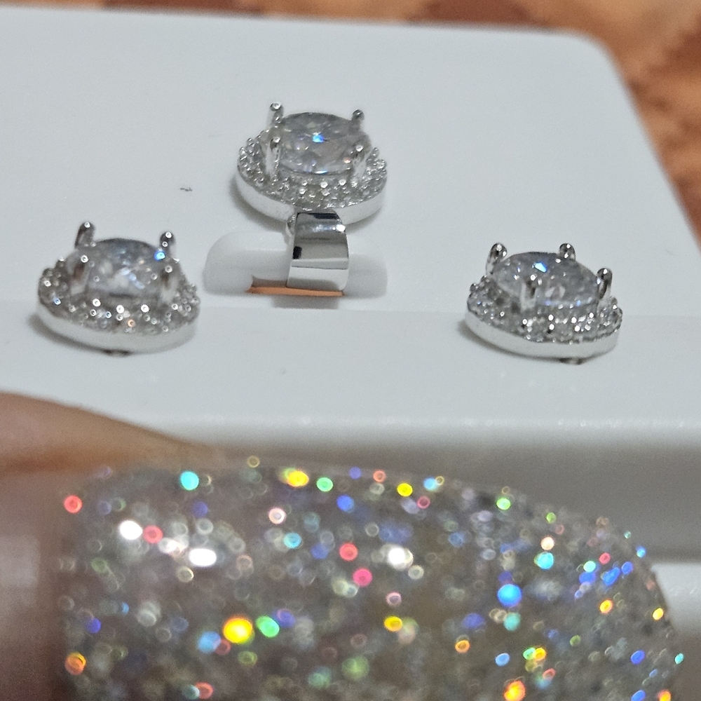 Beautiful 3ct Real Moissanite Halo Setting Earring & Pendant Set - Picture 5 of 5